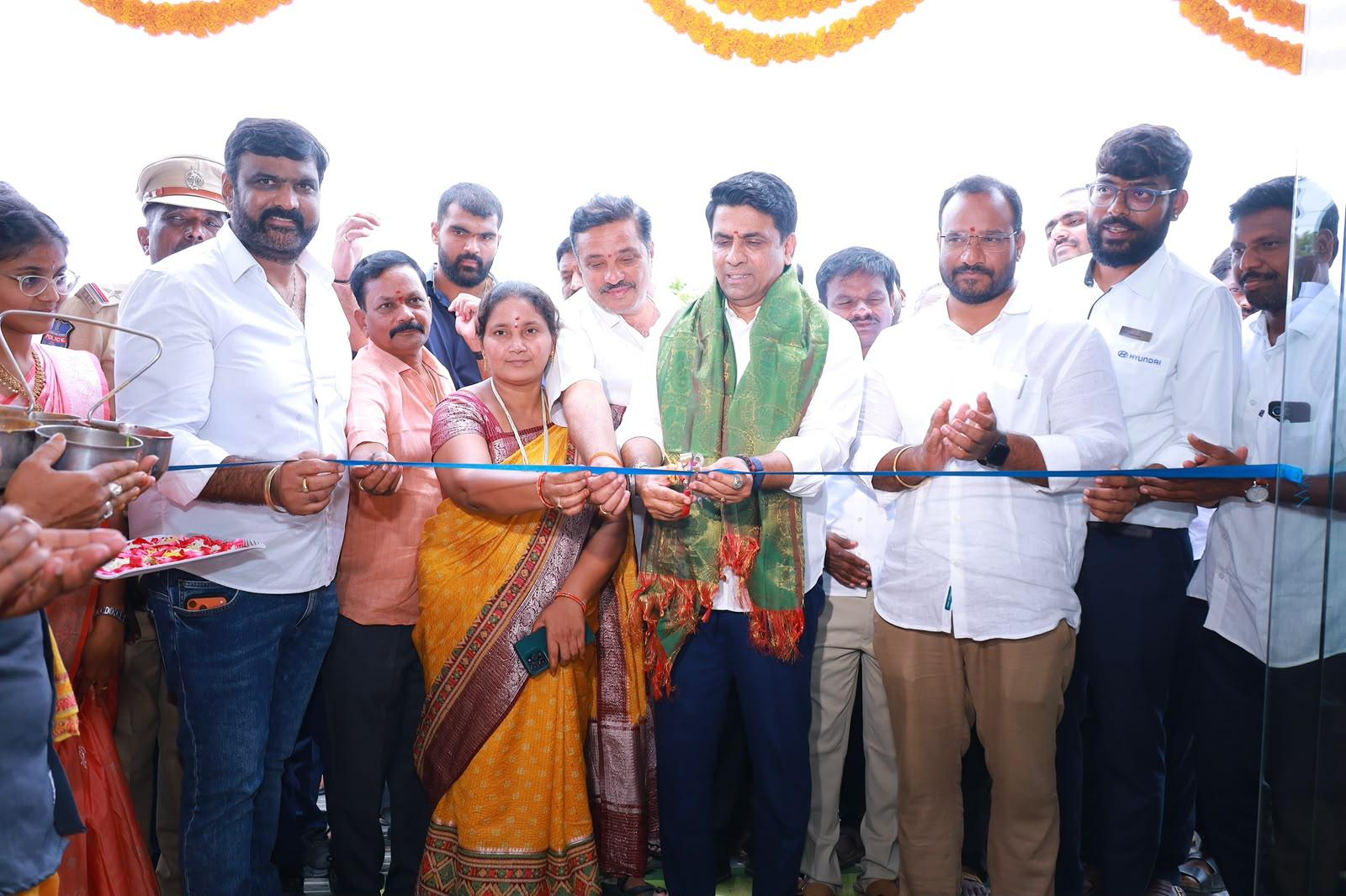 నాగర్కర్నూల్లో ట్రెండ్ హ్యుందాయ్ షోరూమ్ ప్రారంభం