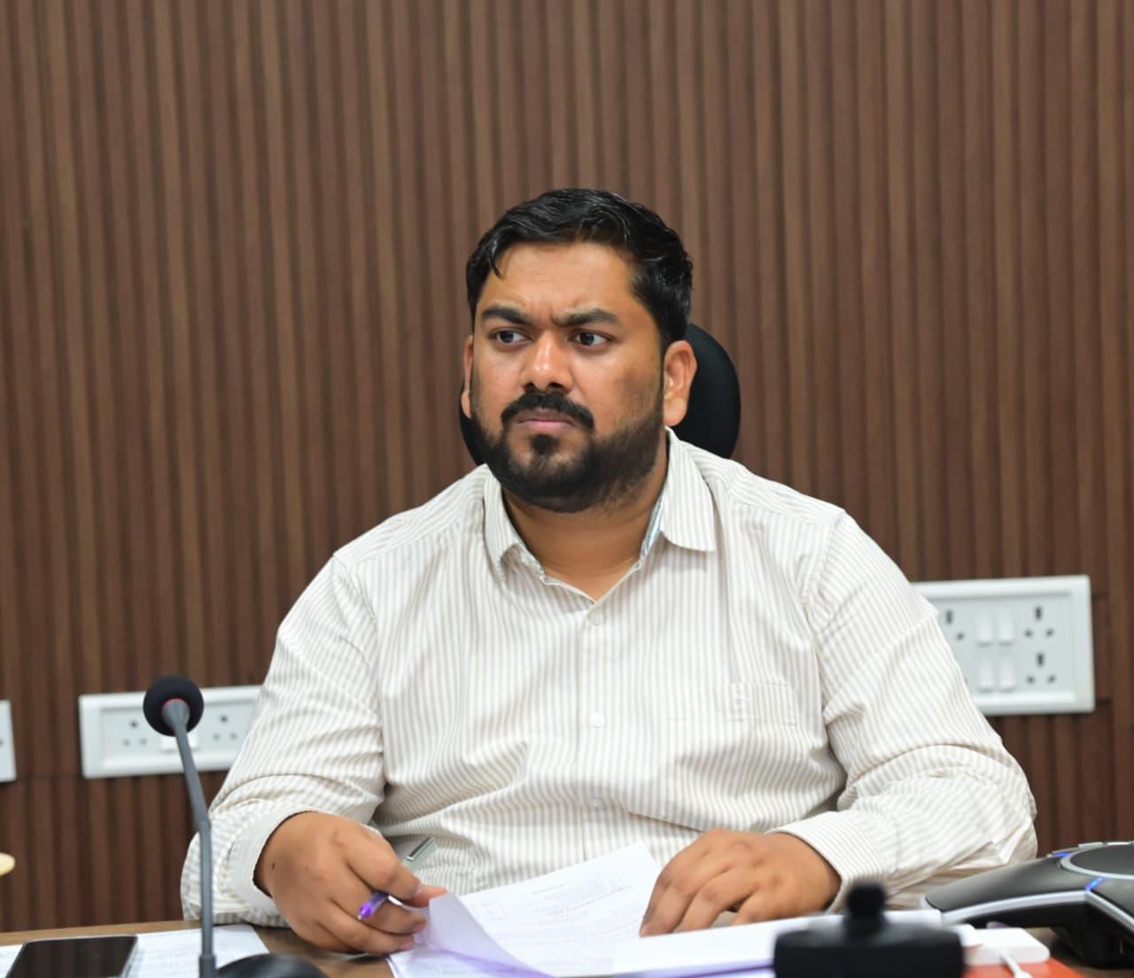 ఎత్తం పంచాయతీ నిధుల దుర్వినియోగంపై ఇద్దరు కార్యదర్శుల సస్పెన్షన్