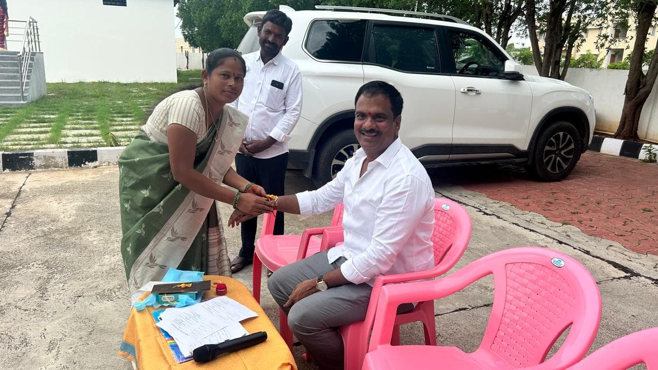అన్నగా అండగా నిలిచిన మర్రి జనార్దన్ రెడ్డికి రాఖీ