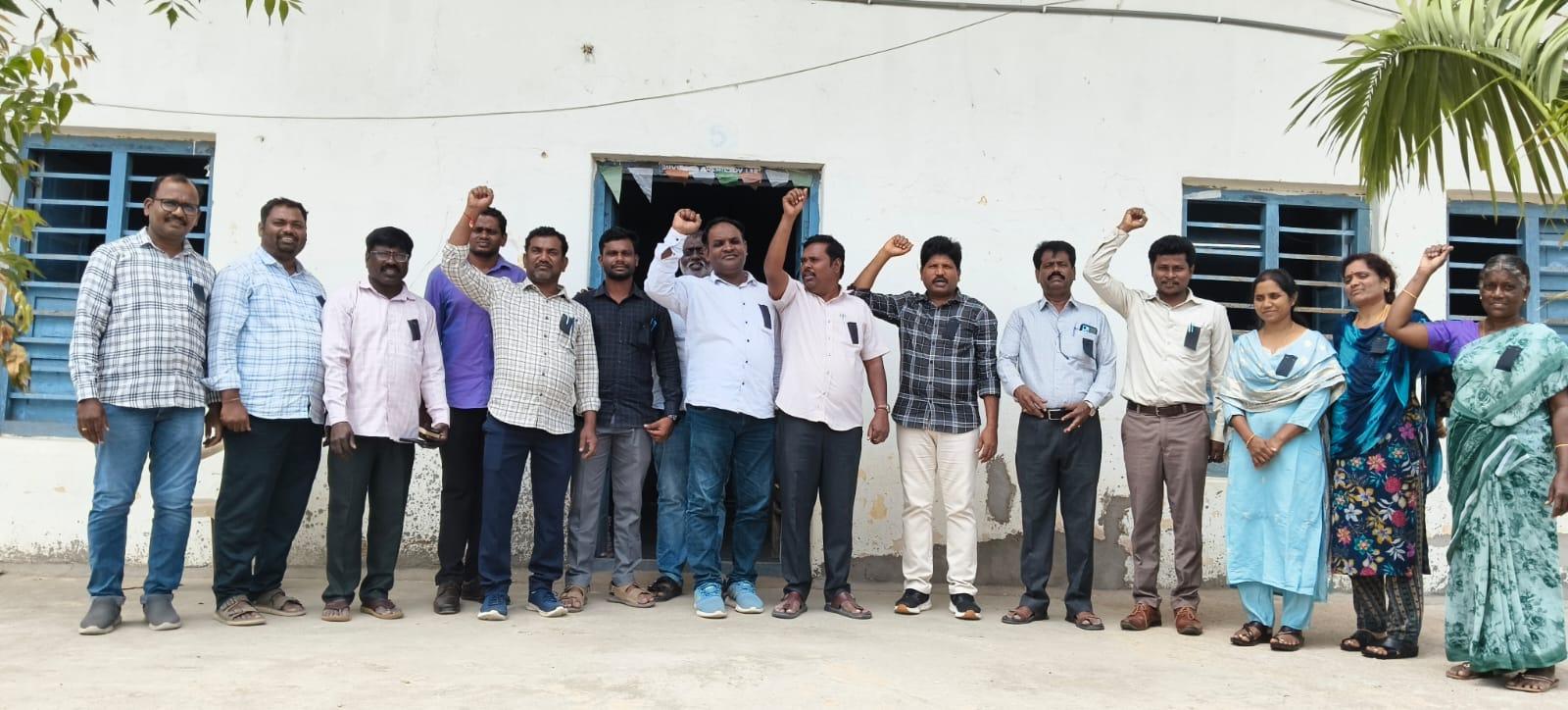 పెన్షనర్ల వ్యతిరేక దినోత్సవంలో అధ్యాపకుల నిరసన
