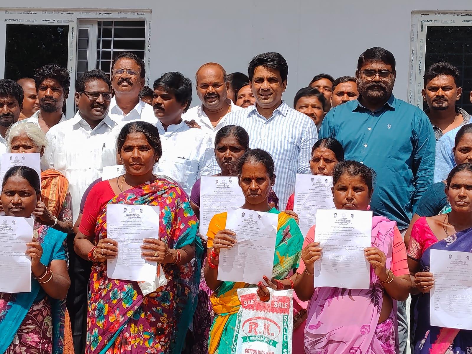తిమ్మాజిపేటలో 34 కుటుంబాలకు ఇందిరమ్మ ఇండ్ల ప్రొసీడింగుల పంపిణీ
