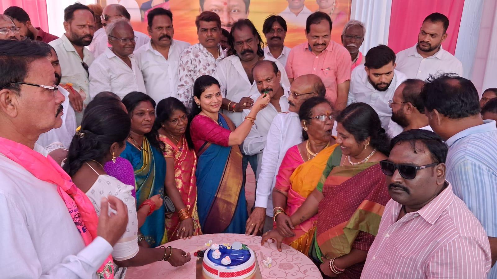 నందికంటి శ్రీధర్ జన్మదిన వేడుకలు ఘనంగా