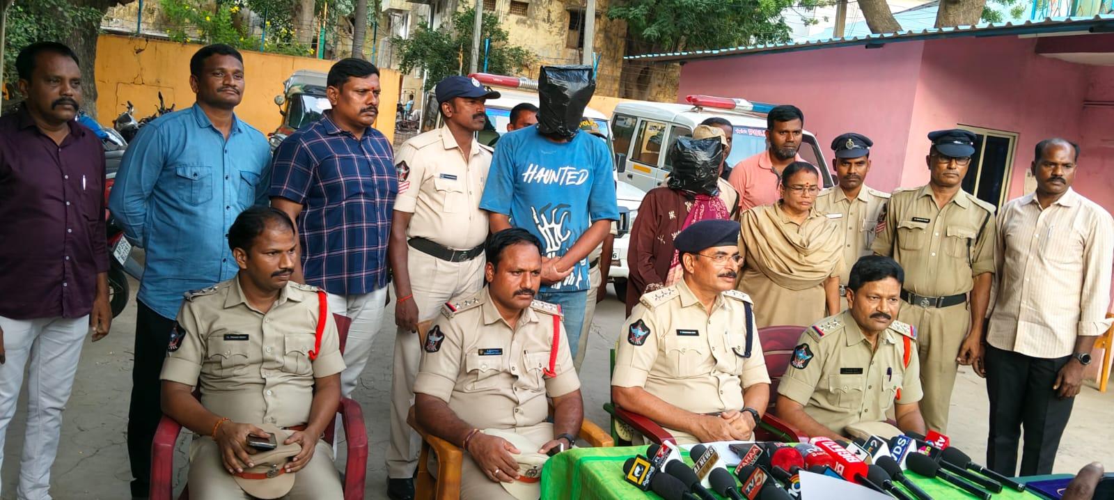 రైల్వేకోడూరులో వృద్ధురాలి హత్య