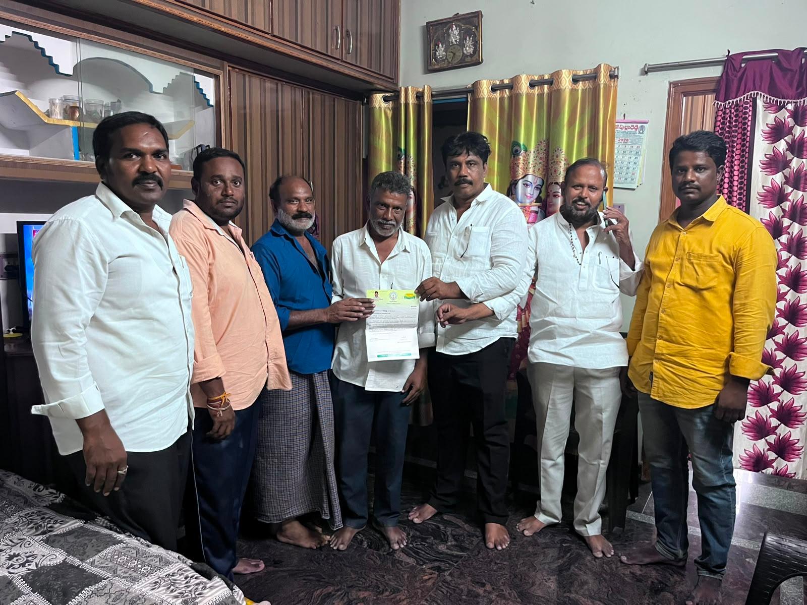 సీఎం సహాయ నిధితో ఆర్థిక సాయం