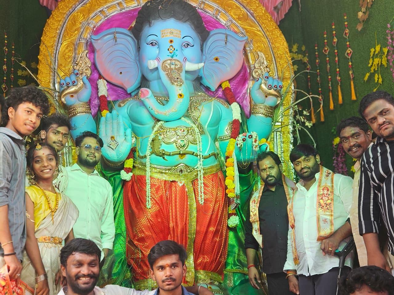విఘ్నేశ్వరుని దర్శించుకున్న ఎమ్మెల్యే అరవ శ్రీధర్