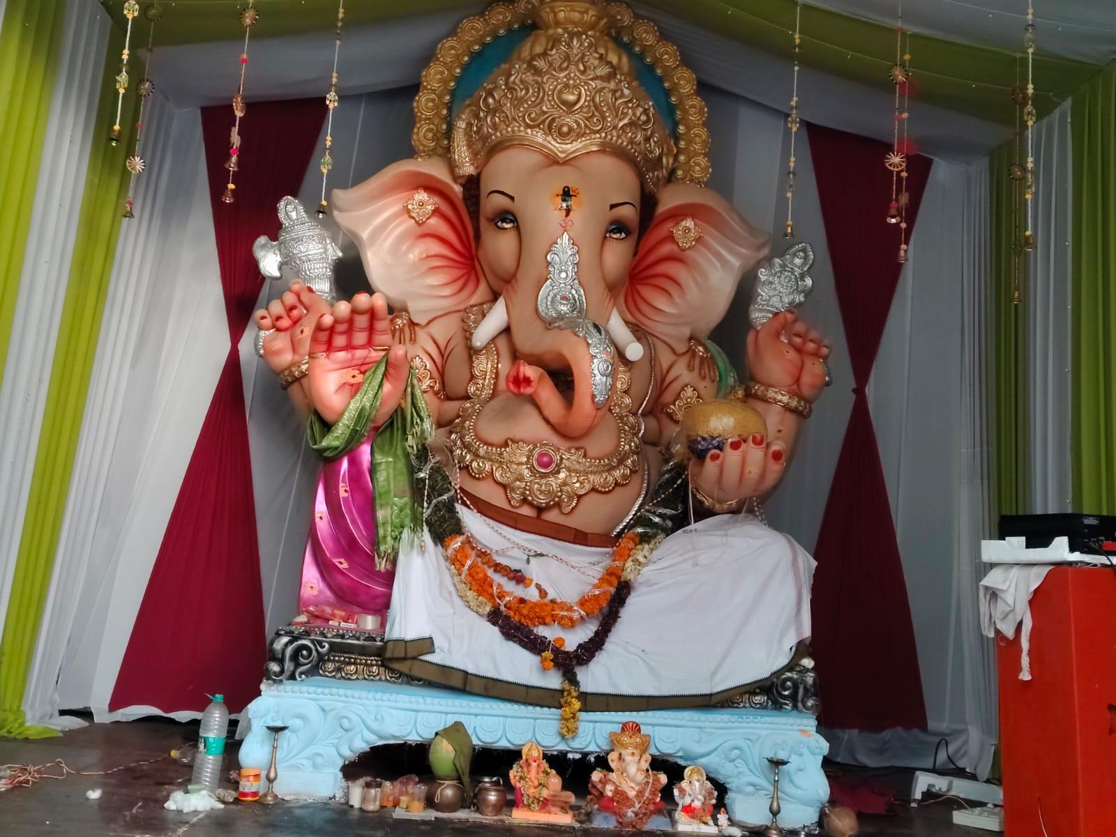 మంగనూరులో కొలువుదీరిన భారీ గణనాథుడు