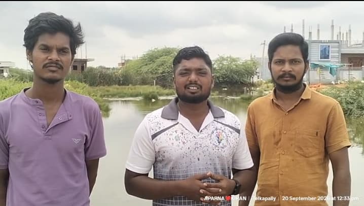 శివాలయం ముందు వర్షపు నీరు నిల్వ.. కాలనీ వాసులకు తప్పని ఇబ్బందులు