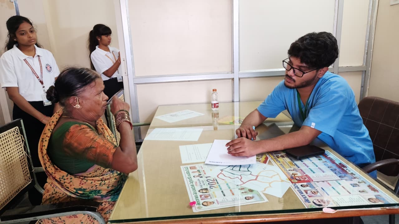 కొర్రెములలో ఉచిత వైద్య శిబిరం