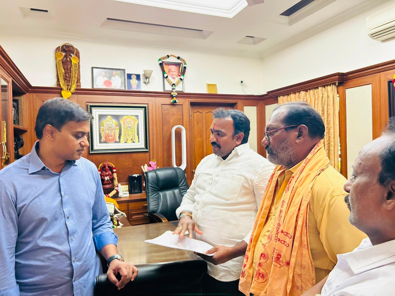 ఎల్సీ గేట్ నంబర్ 85 వద్ద హై లెవల్ బ్రిడ్జి ఏర్పాటు చేయాలి