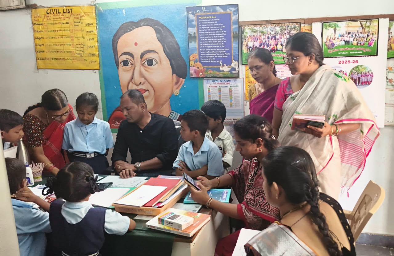 పాఠశాలల్లో మధ్యాహ్న భోజనం, విద్యా ప్రమాణాలపై అధికారుల తనిఖీలు