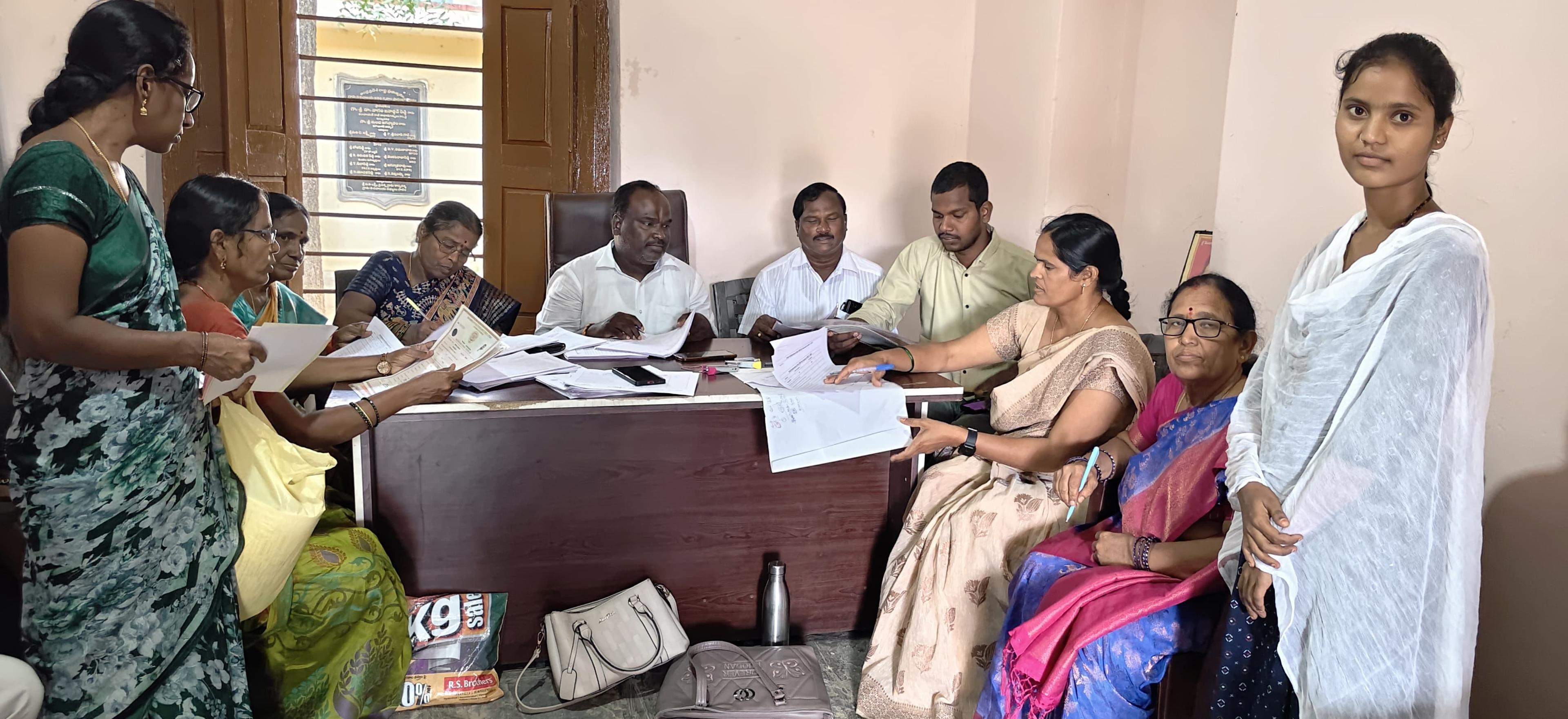 పాలెంలో AWT పోస్టుకు సర్టిఫికెట్ల వెరిఫికేషన్