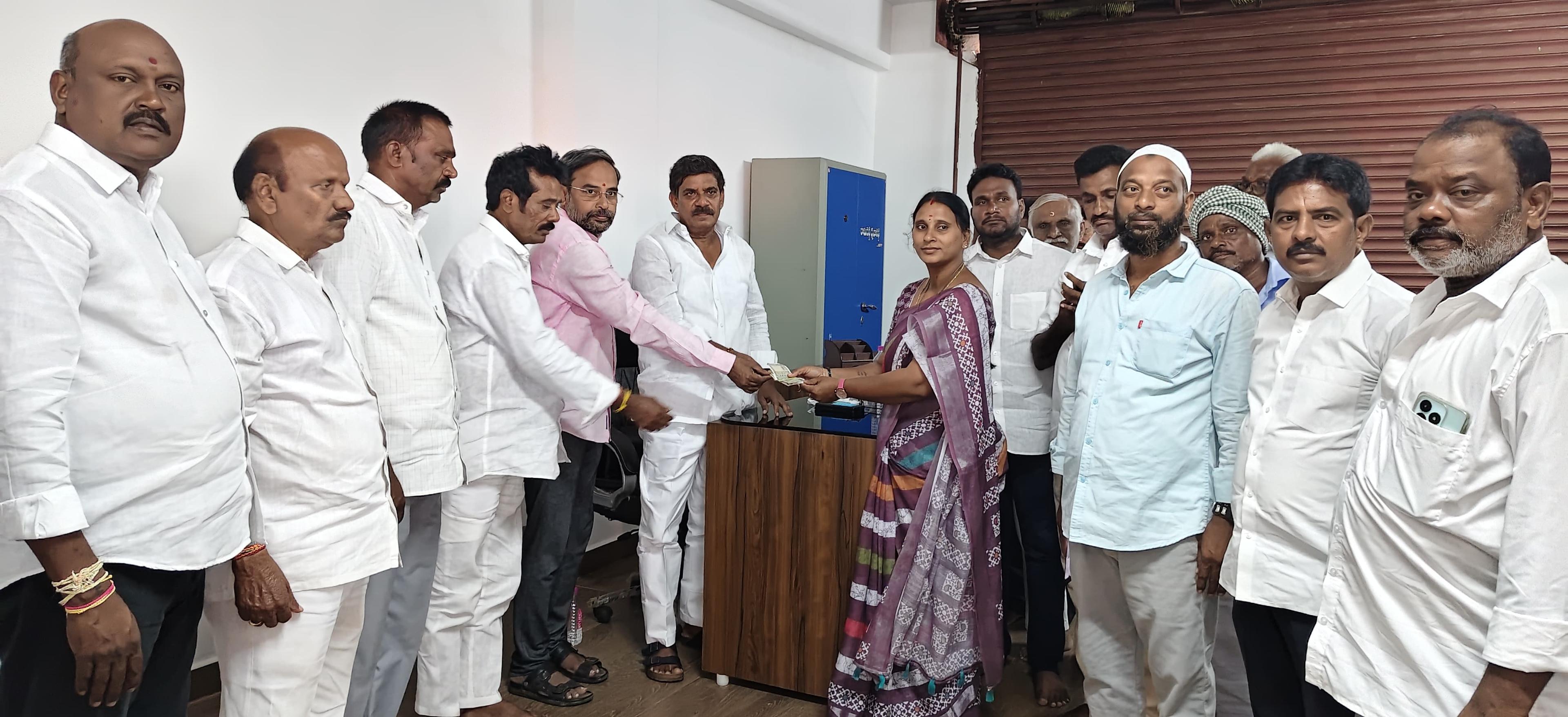 బ్రహ్మానందరెడ్డి వర్ధంతి సందర్భంగా కబడ్డీ క్రీడాకారులకు ఆర్థిక చేయూత