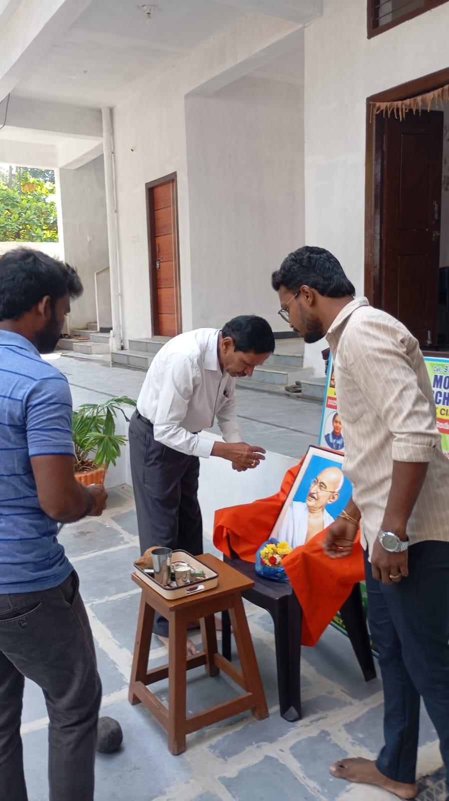 సిద్ధార్థ విద్యాలయంలో ఘనంగా గాంధీ జయంతి వేడుకలు