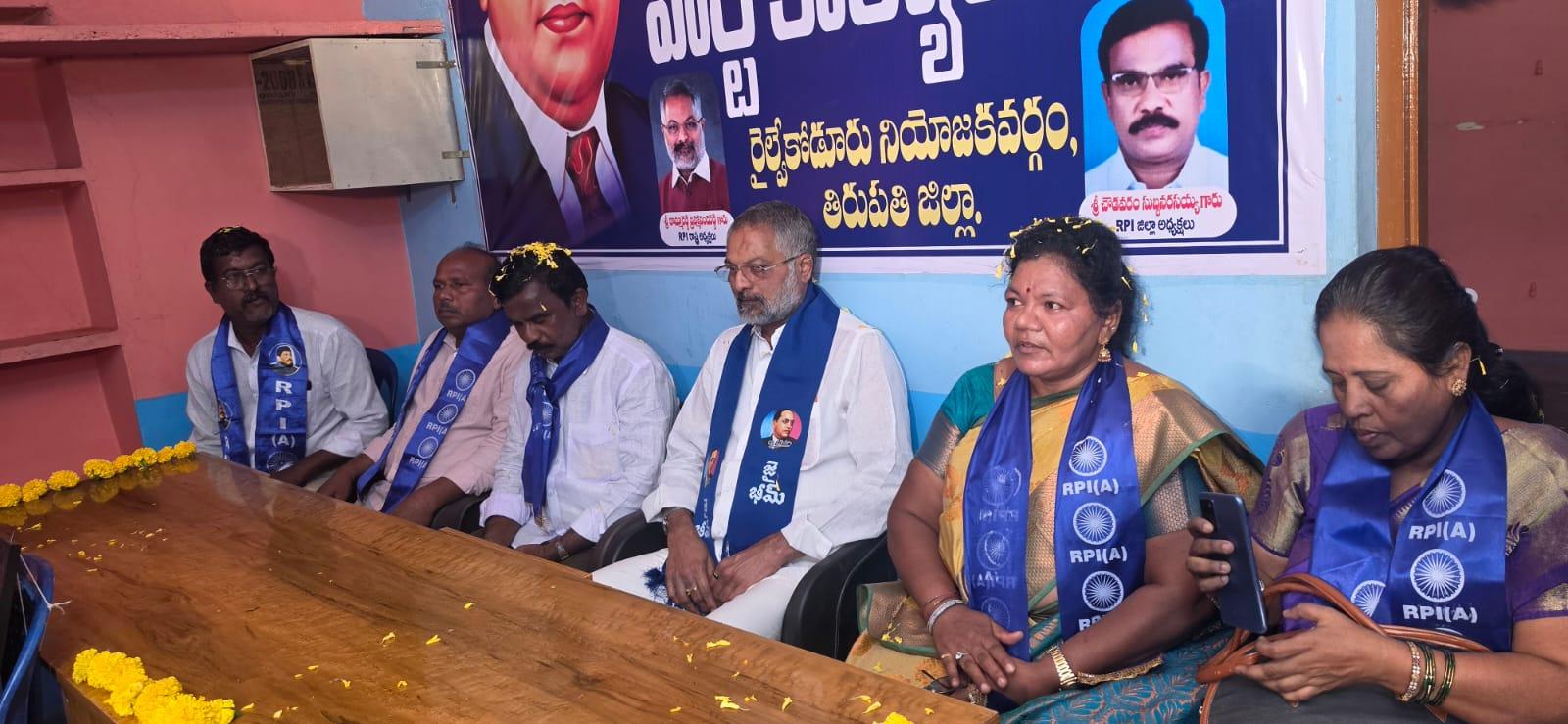 అంబేద్కర్ భావజాలంతో ముందుకు సాగుతాం