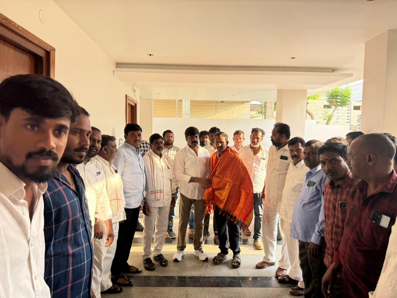 పిట్టంపల్లి కాంగ్రెస్ నూతన కార్యవర్గానికి ఎమ్మెల్యే వేముల వీరేశం అభినందనలు