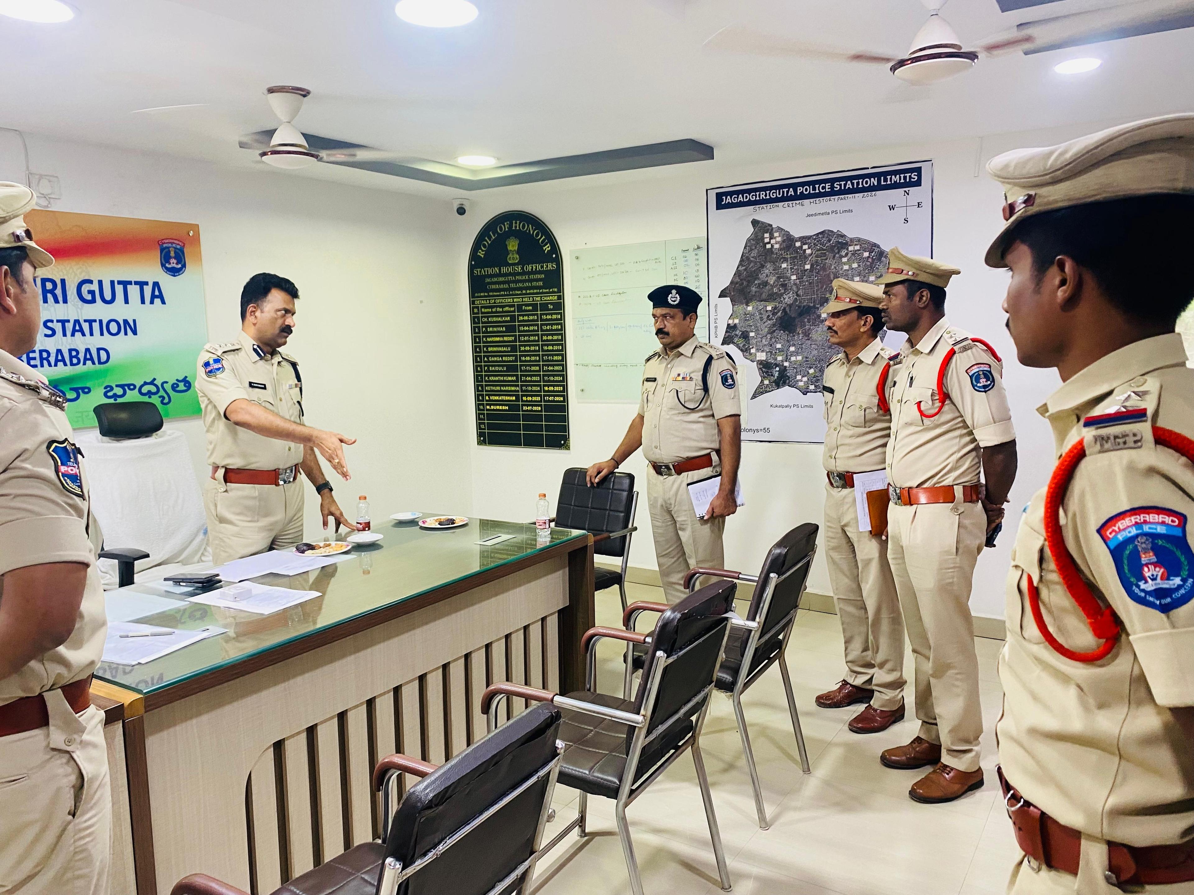 మిలాద్-ఉన్-నబీ ఊరేగింపు ఏర్పాట్లపై పోలీసుల సమీక్ష