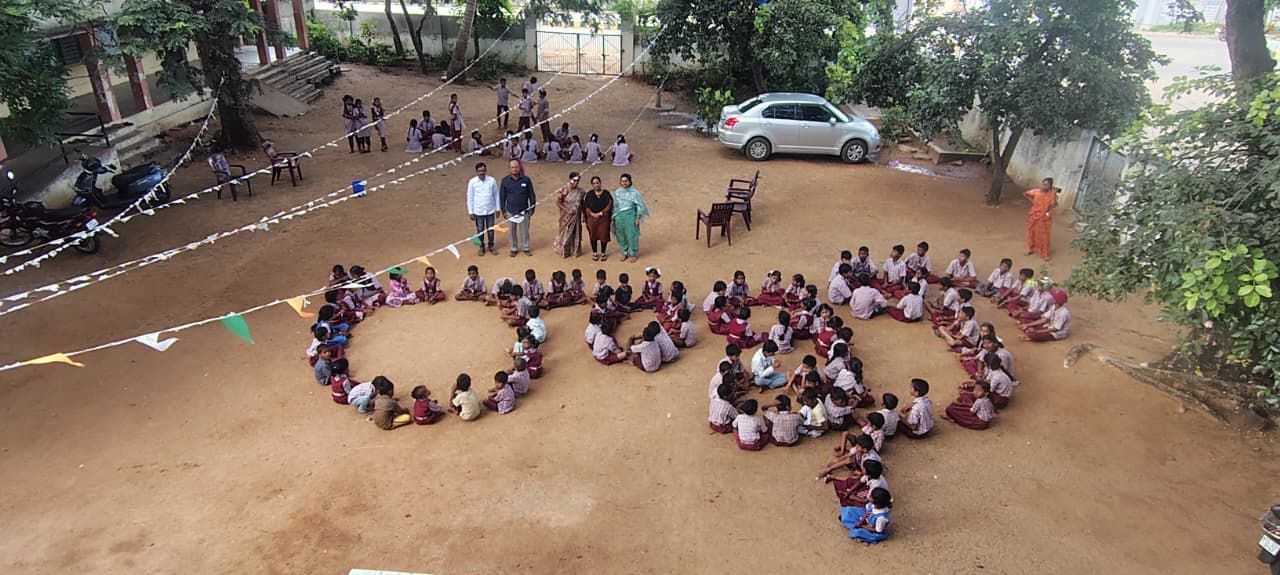 ఎంపీ యూపీఎస్ ఉయ్యాలవాడ పాఠశాలలో ఘనంగా రాఖీ పౌర్ణమి వేడుకలు