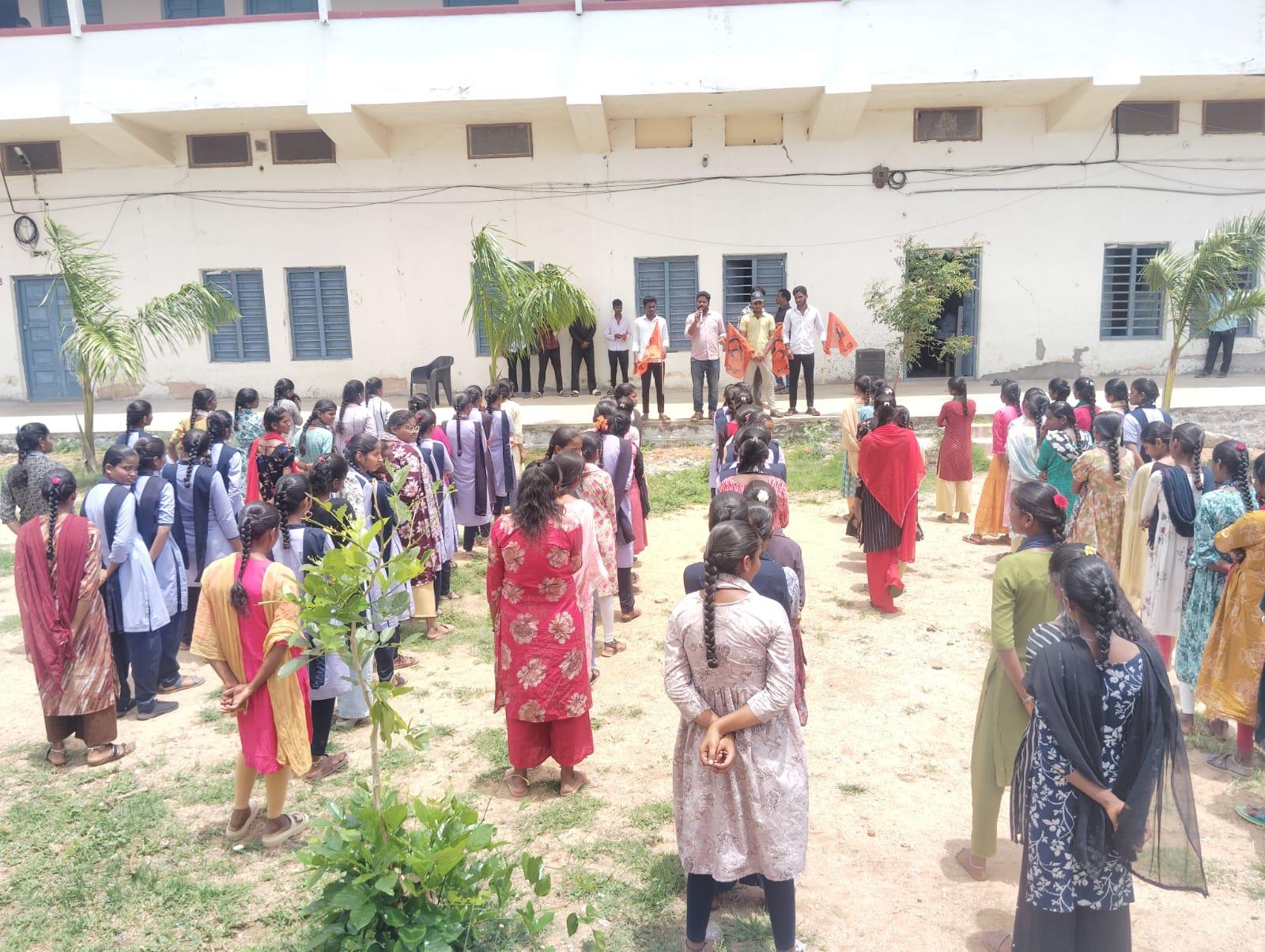 విద్యార్థుల్లో సోదరభావం, దేశభక్తి పెంపొందించడమే రక్షా బంధన్ ఉద్దేశ్యం
