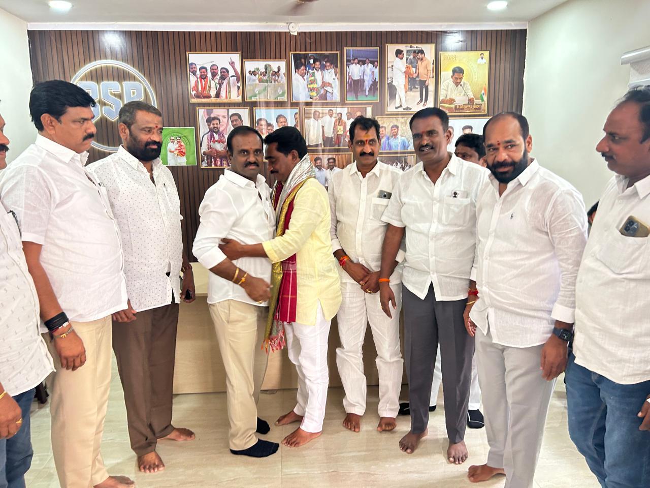 గ్రంథాలయ సంస్థ చైర్మన్ బొంగునూరి శ్రీనివాస్ రెడ్డికి జన్మదిన శుభాకాంక్షలు