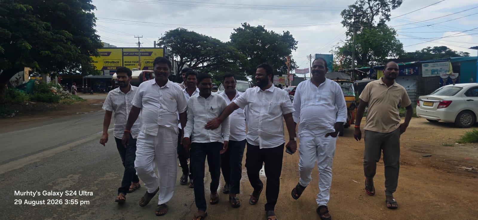 నాగర్కర్నూల్లో స్థల వివాదం.. యాదవ కుటుంబానికి అన్యాయం జరిగిందంటూ ఆరోపణలు